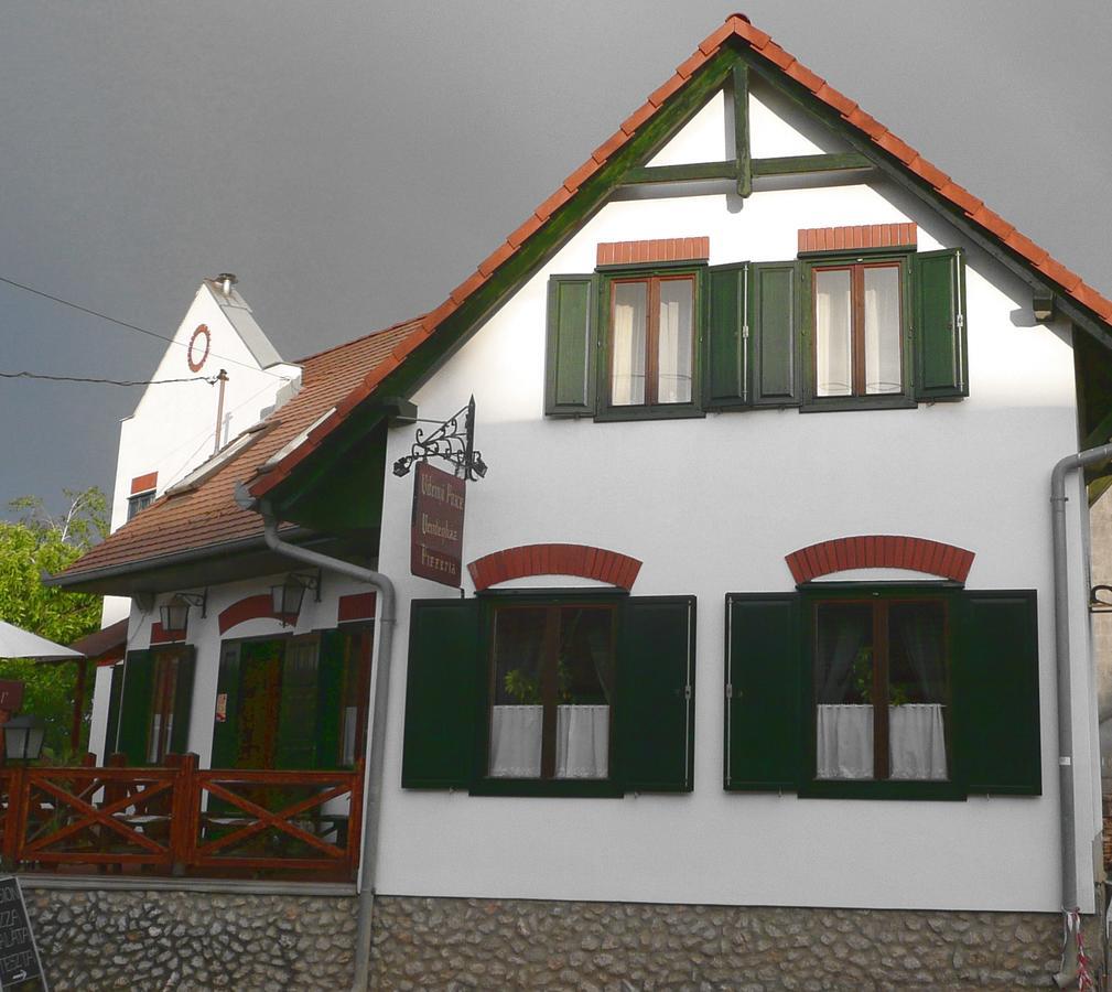 Vitényi Pince Vendégház Villány Esterno foto